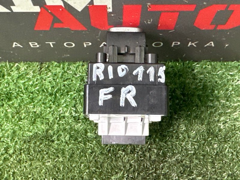 Кнопка стеклоподъемника Kia Rio 4 2018