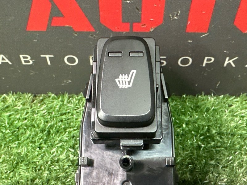 Кнопка стеклоподъемника Kia Rio 4 2018