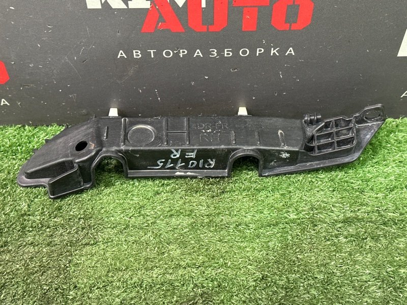 Кронштейн бампера Kia Rio 4 2018