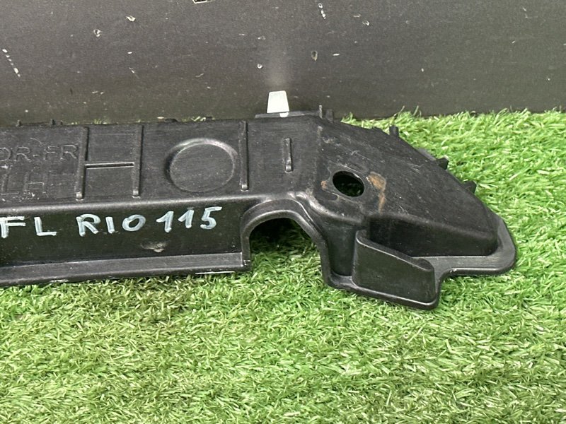 Кронштейн бампера Kia Rio 4 2018