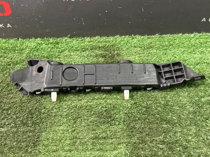 Кронштейн бампера Kia Rio 4 2018