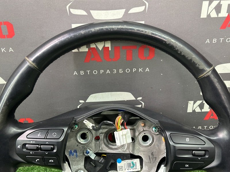 Руль кожаный с кнопками Kia Rio 4 2018