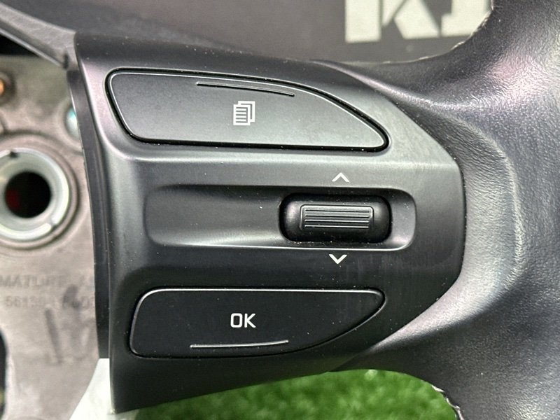 Руль кожаный с кнопками Kia Rio 4 2018