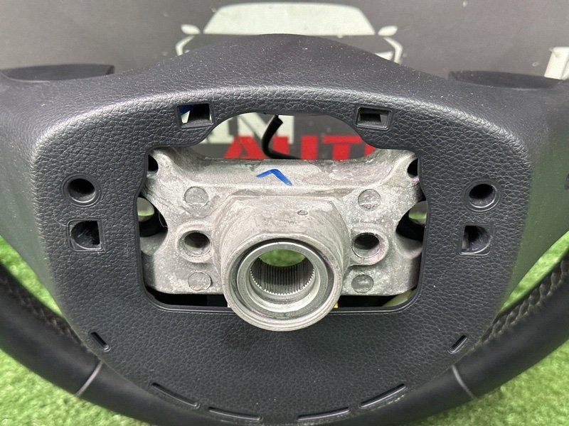 Руль кожаный с кнопками Kia Rio 4 2018