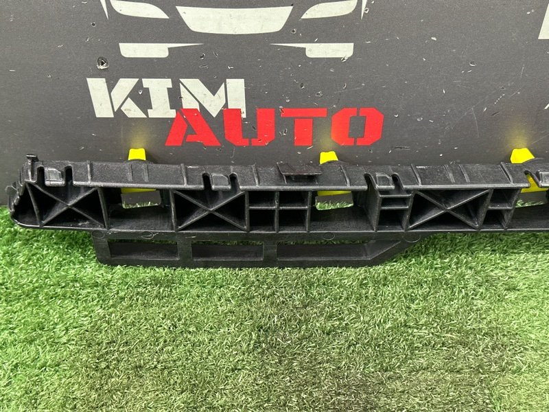 Кронштейн бампера Kia Rio 4 2018