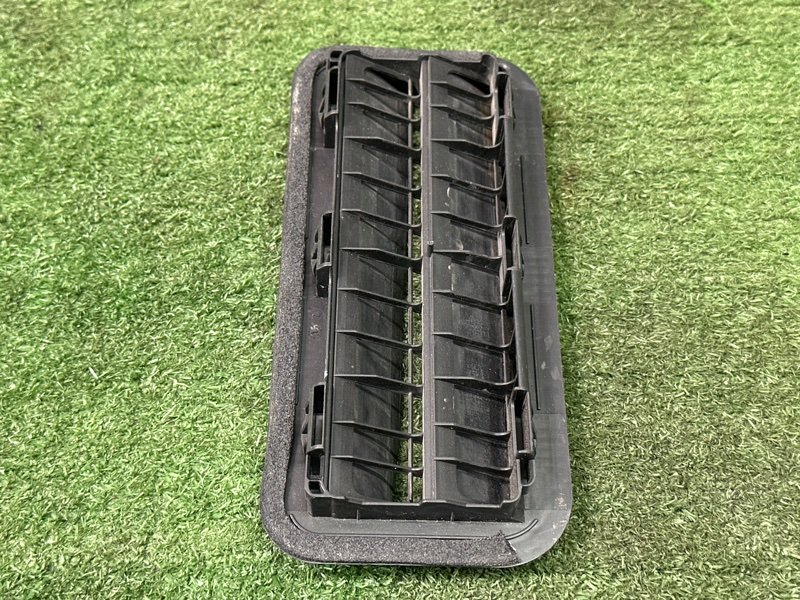 Решетка вентиляционная Kia Rio 4 2018