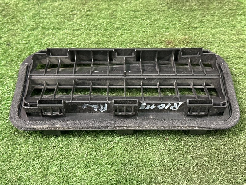 Решетка вентиляционная Kia Rio 4 2018