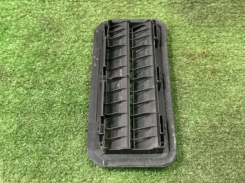 Решетка вентиляционная Kia Rio 4 2018