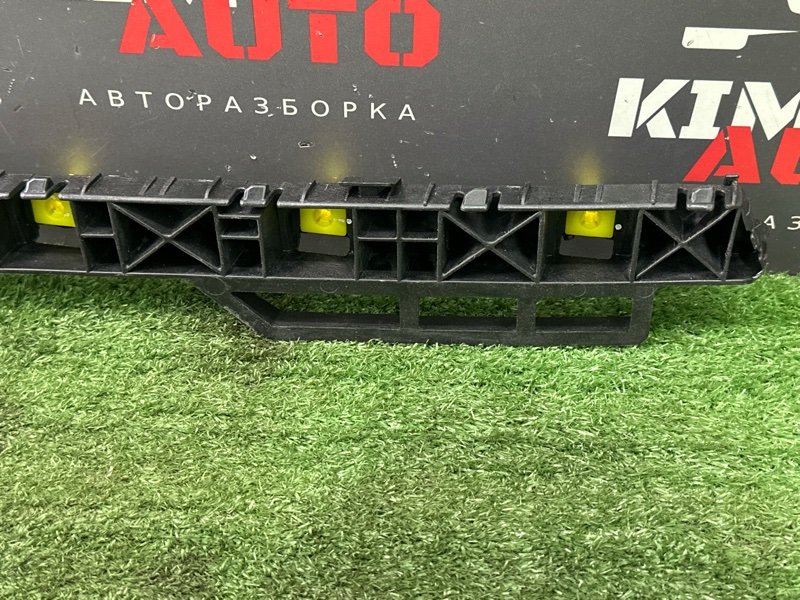 Кронштейн бампера Kia Rio 4 2018