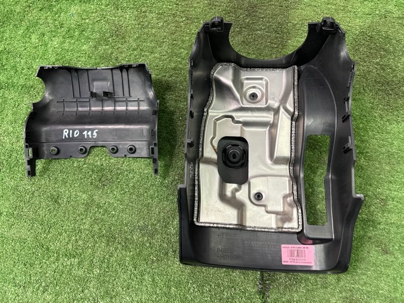 Кожух рулевой колонки Kia Rio 4 2018