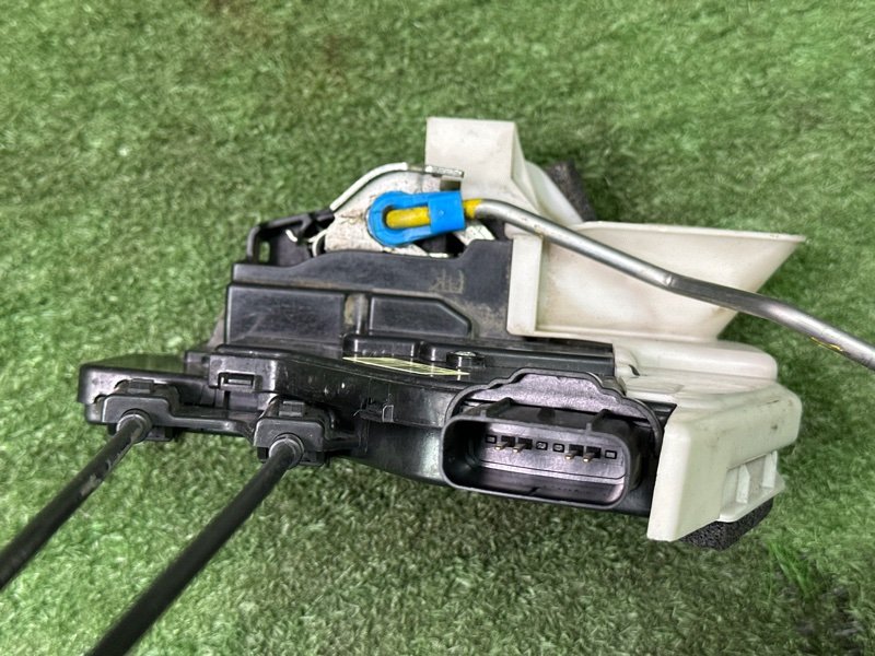 Замок двери Kia Rio 4 2018