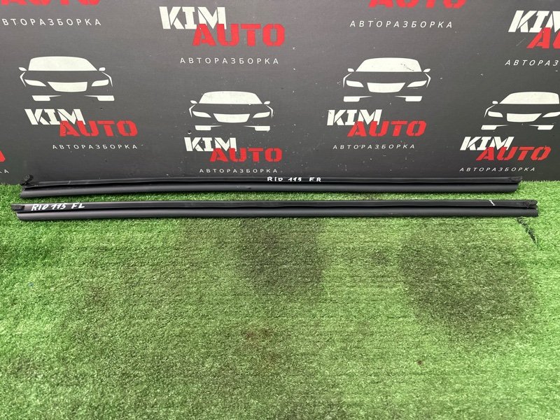 Уплотнитель стекла(бархотка) внутренний Kia Rio 4 2018