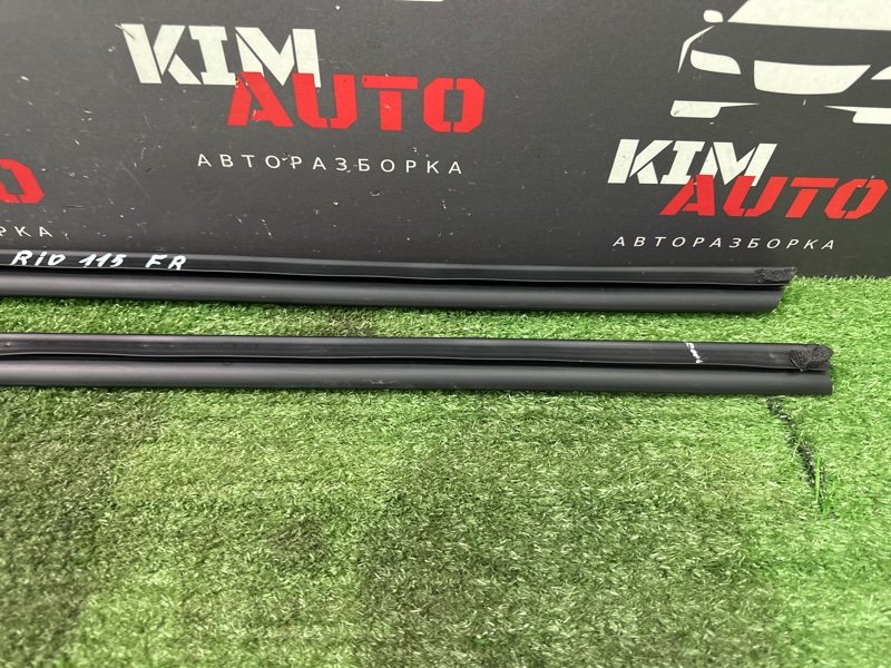 Уплотнитель стекла(бархотка) внутренний Kia Rio 4 2018