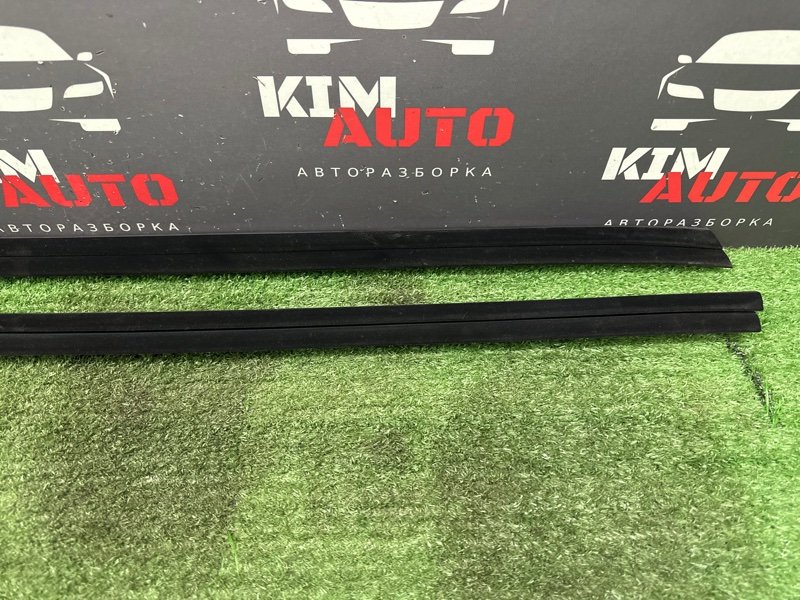 Уплотнитель стекла(бархотка) внутренний Kia Rio 4 2018