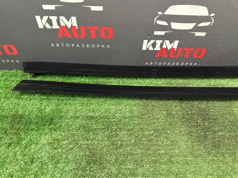 Уплотнитель стекла(бархотка) внутренний Kia Rio 4 2018