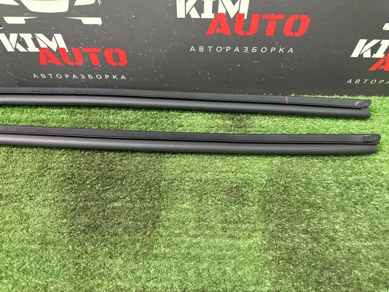 Уплотнитель стекла(бархотка) внутренний Kia Rio 4 2018
