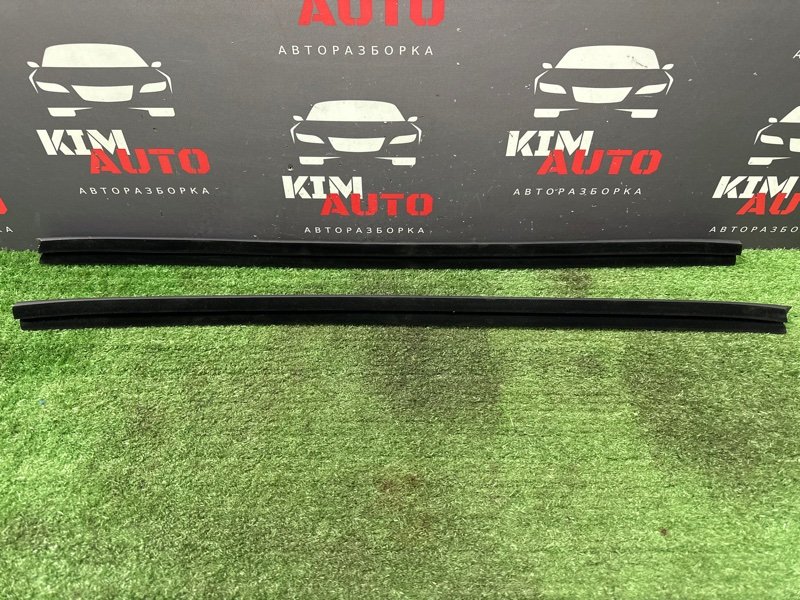 Уплотнитель стекла(бархотка) внутренний Kia Rio 4 2018