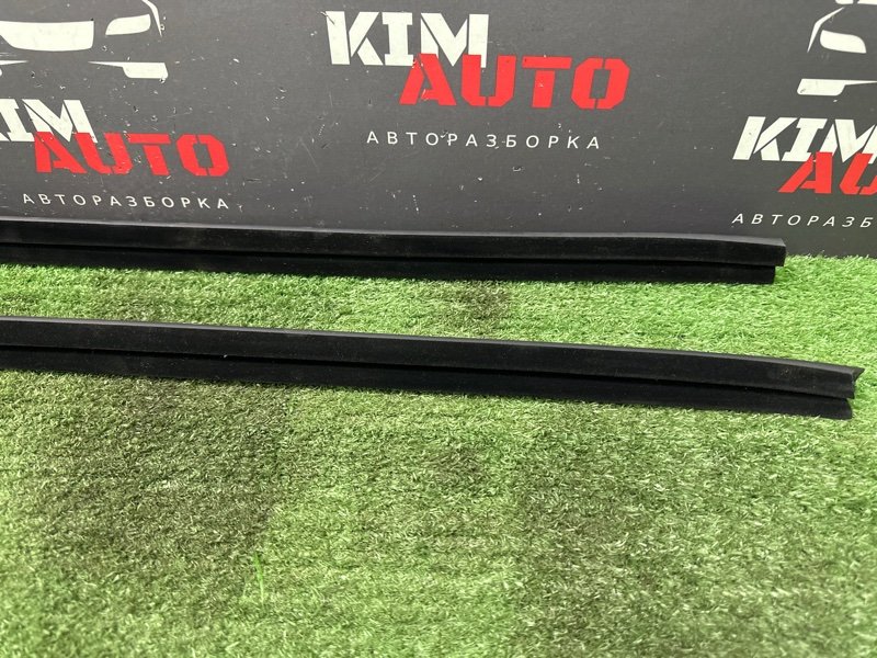 Уплотнитель стекла(бархотка) внутренний Kia Rio 4 2018