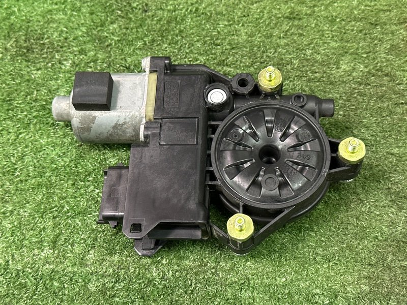 Мотор стеклоподъемника Kia Rio 4 2018