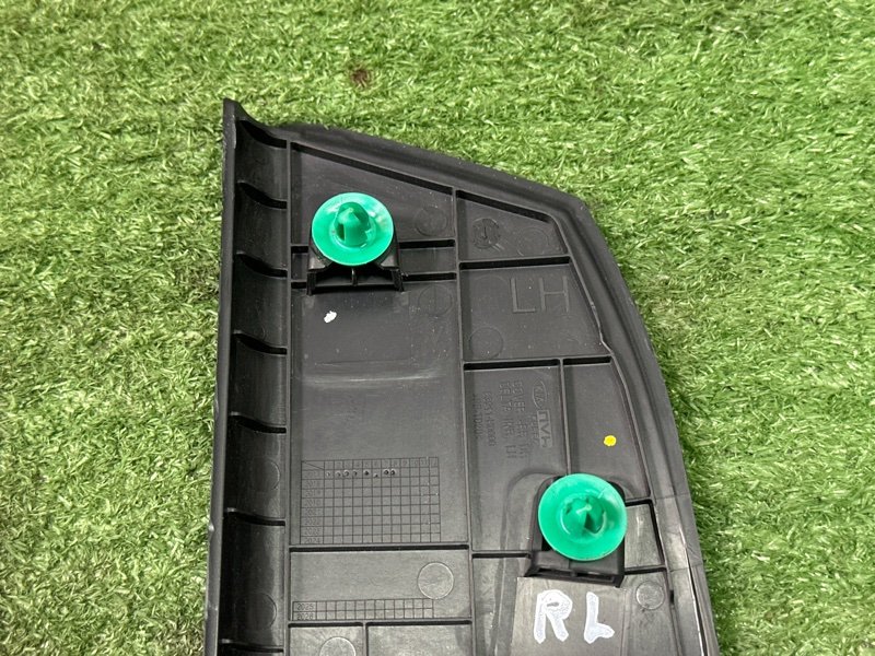 Накладка двери внутренняя Kia Rio 4 2018