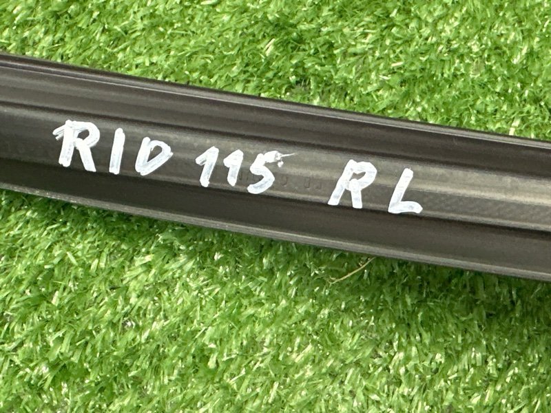 Уплотнитель стекла направляющий Kia Rio 4 2018