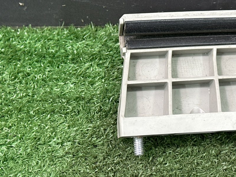 Направляющая стекла двери Kia Rio 4 2018