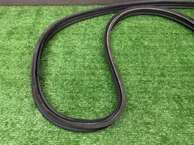 Уплотнитель багажника Kia Rio 4 2018