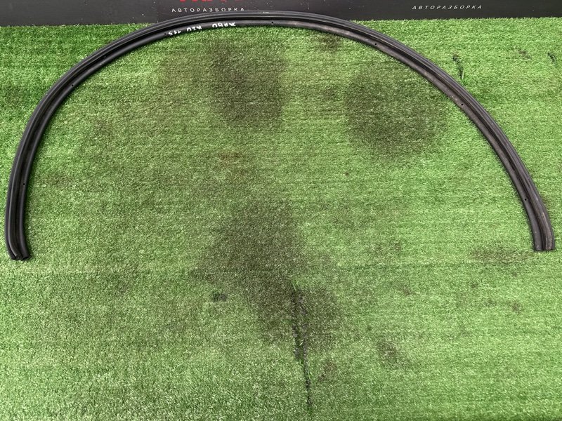 Уплотнитель жабо Kia Rio 4 2018