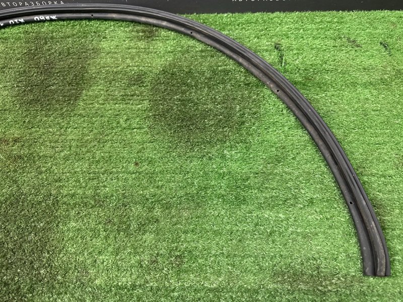 Уплотнитель жабо Kia Rio 4 2018