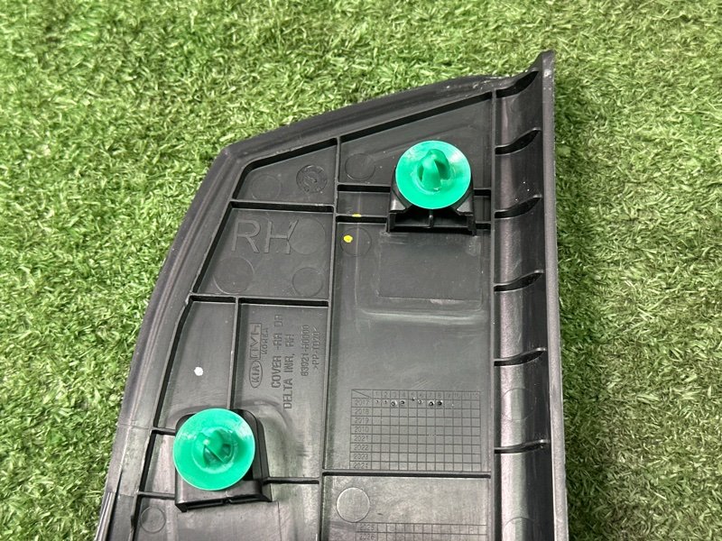 Накладка двери внутренняя Kia Rio 4 2018