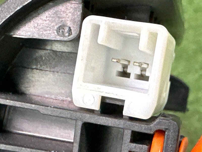 Твиттер зеркала Kia Rio 4 2018