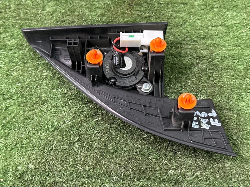 Твиттер зеркала Kia Rio 4 2018