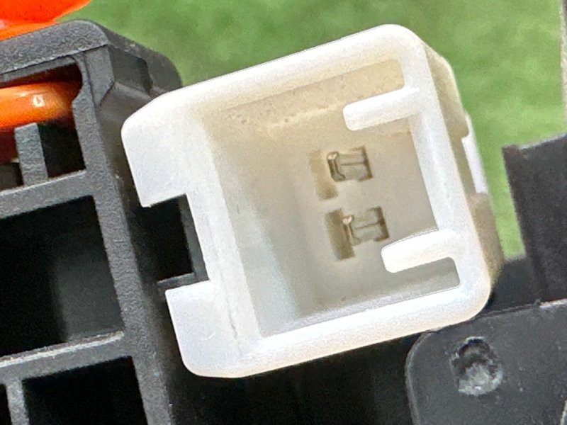 Твиттер зеркала Kia Rio 4 2018