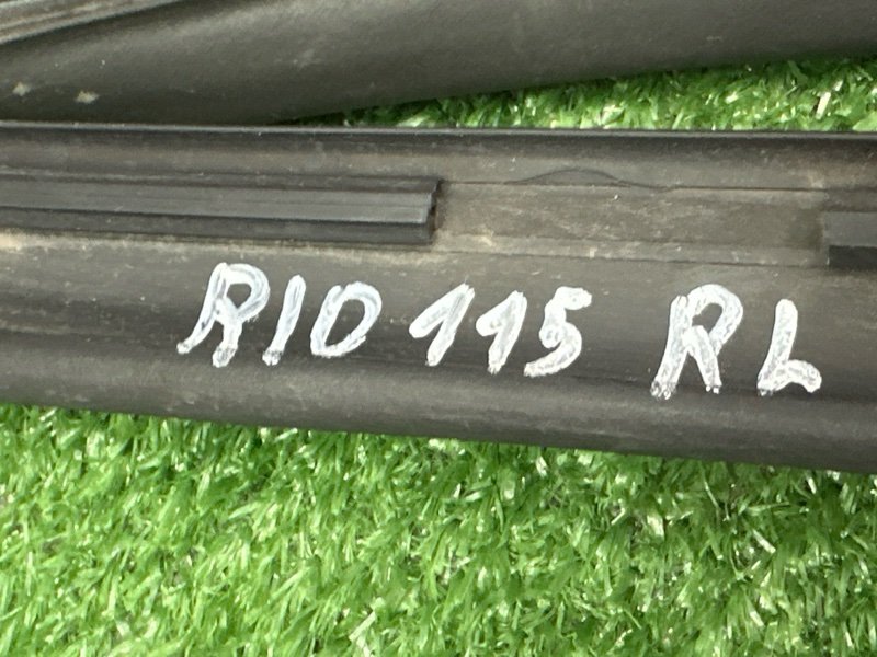 Уплотнитель двери Kia Rio 4 2018