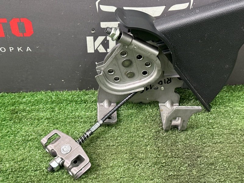 Рычаг стояночного тормоза (ручник) Kia Rio 4 2018