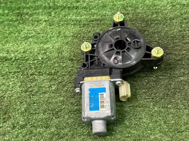 Мотор стеклоподъемника Kia Rio 4 2018