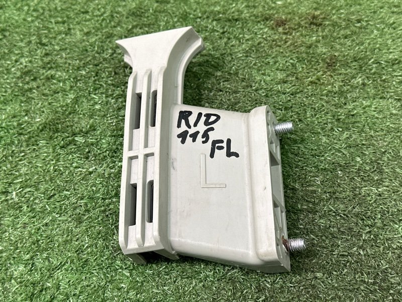 Направляющая стекла двери Kia Rio 4 2018