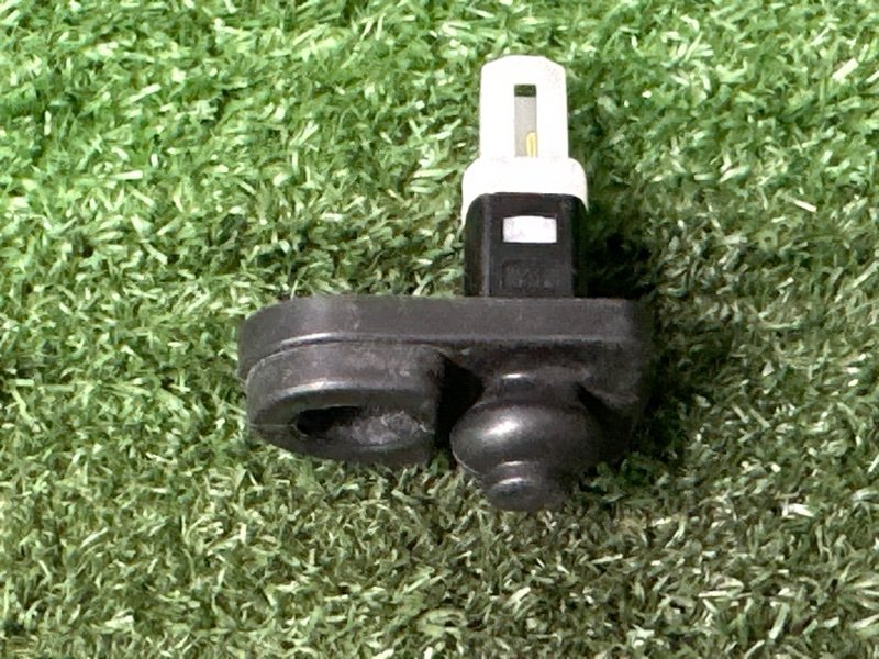 Концевик двери Kia Rio 4 2018