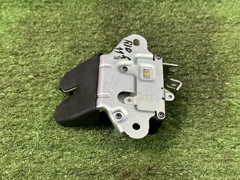 Замок крышки багажника Kia Rio 4 2018