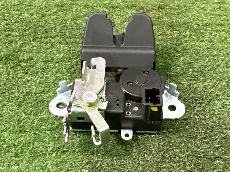 Замок крышки багажника Kia Rio 4 2018