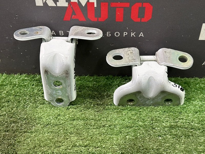 Петли двери Kia Rio 4 2018