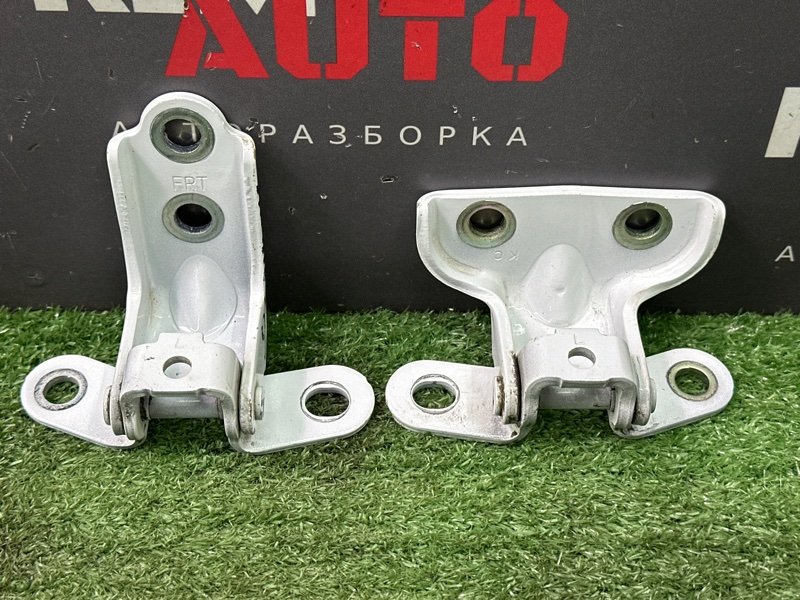 Петли двери Kia Rio 4 2018