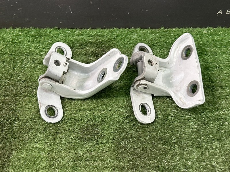 Петли двери Kia Rio 4 2018