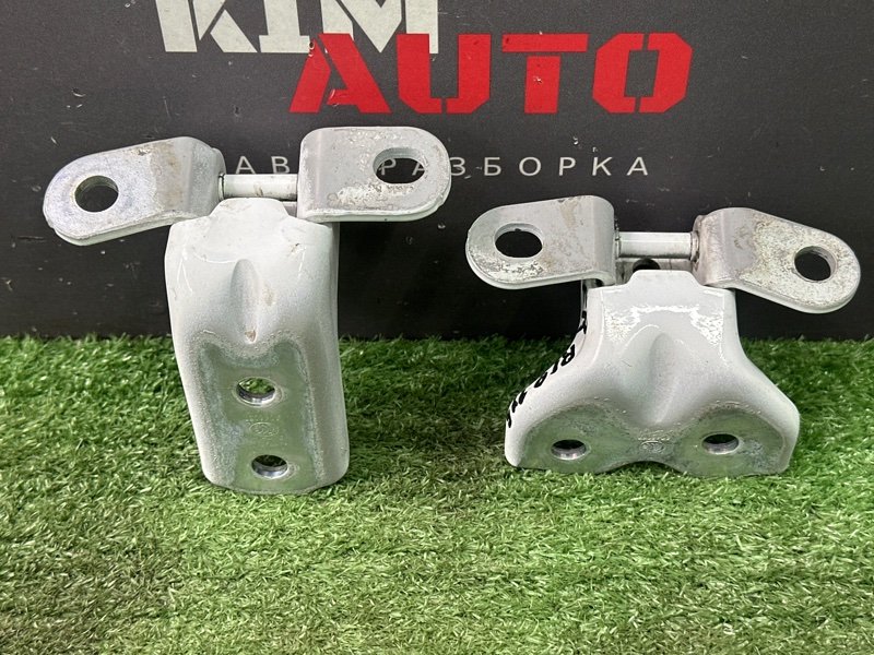 Петли двери Kia Rio 4 2018
