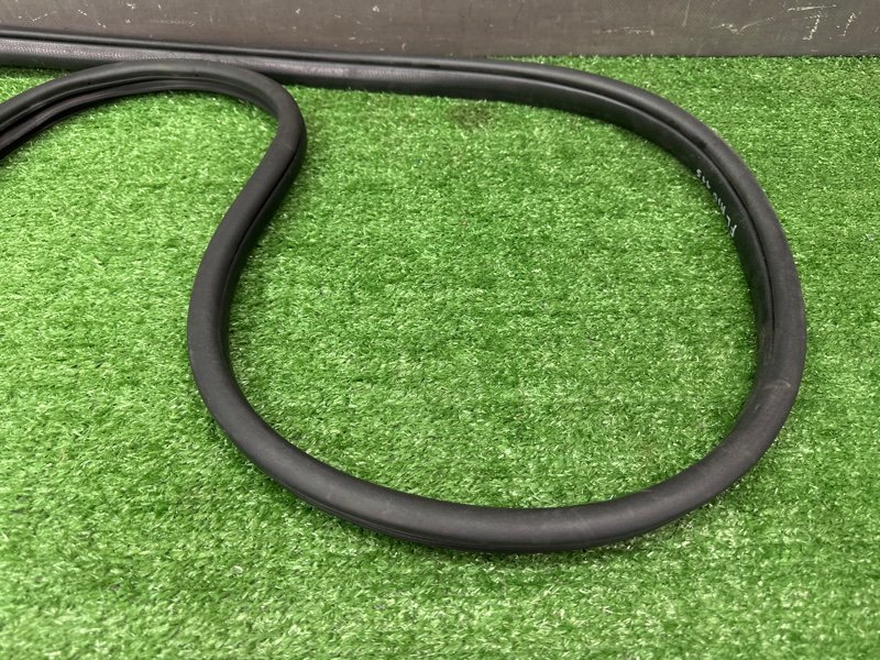 Уплотнитель проема двери Kia Rio 4 2018