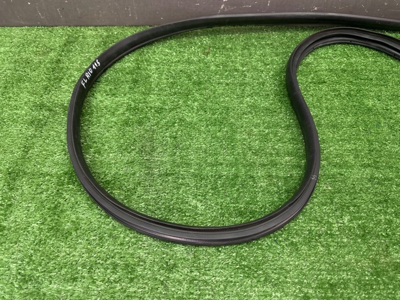 Уплотнитель проема двери Kia Rio 4 2018