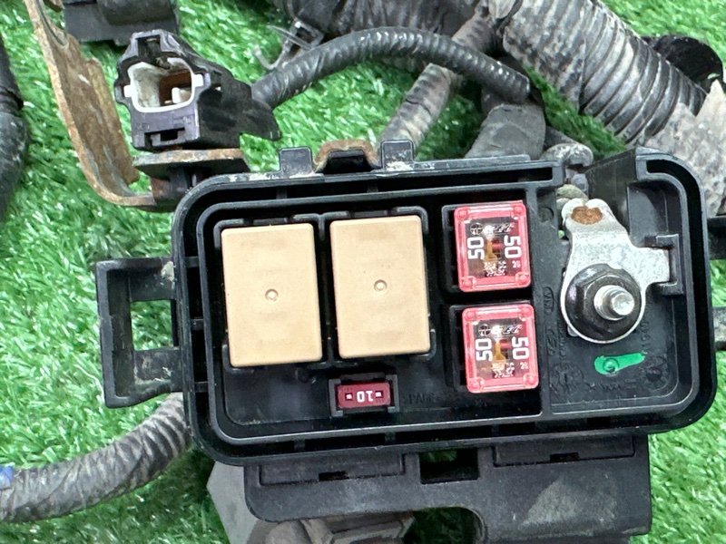 Проводка моторного отсека с блоком предохранителей Kia Rio 4 2018