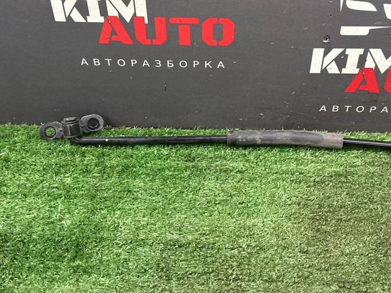 Упор капота Kia Rio 4 2018