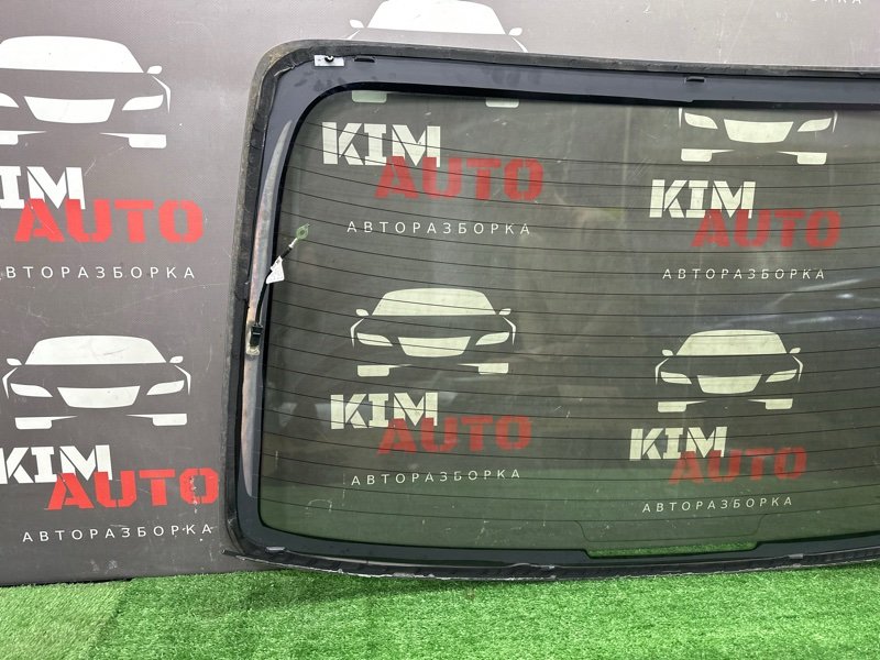Стекло заднее с обогревом Kia Rio 4 2018