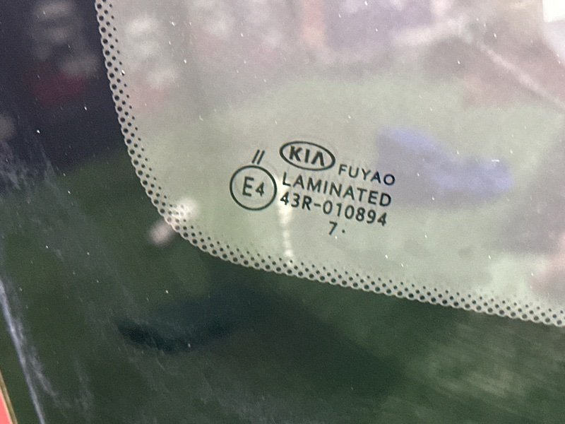 Стекло лобовое с обогревом Kia Rio 4 2018